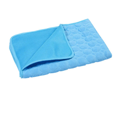 Protege a tu gato del calor extremo con la alfombrilla Zarpa™.
